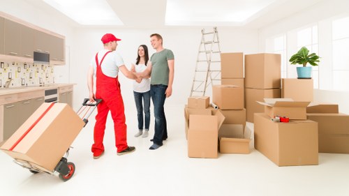 Vehicle hire for residential and commercial removals in Canary Wharf