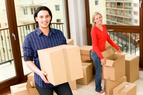 Residential moving service for flats and apartments in Canary Wharf